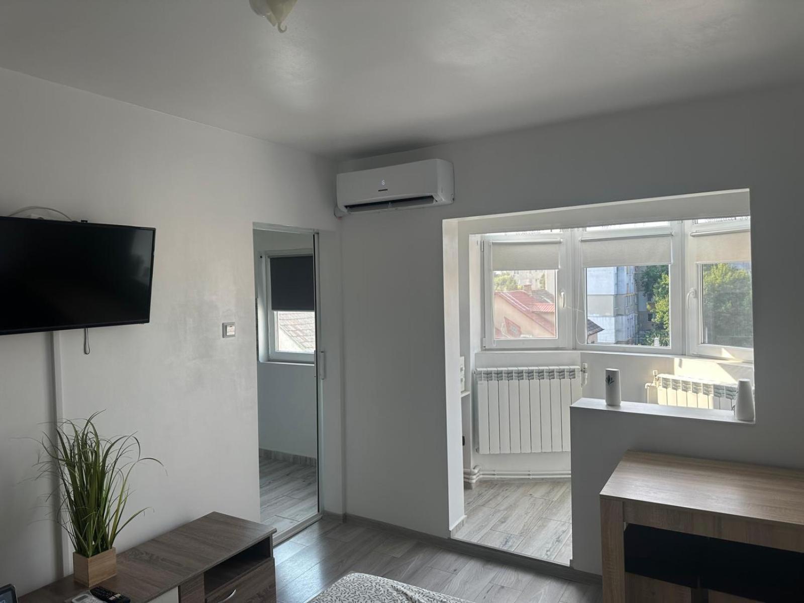 Appartement Garsoniera Zak à Turda Extérieur photo